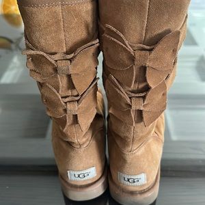 Beautiful bow tie Ugg Boots